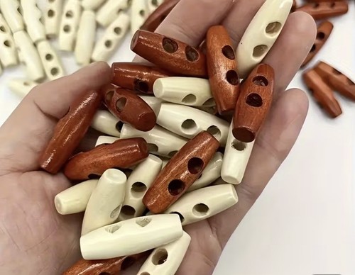 Wooden toggle buttons 2 - wooden,