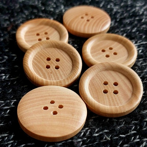 Wooden round buttons 30mm - wooden,