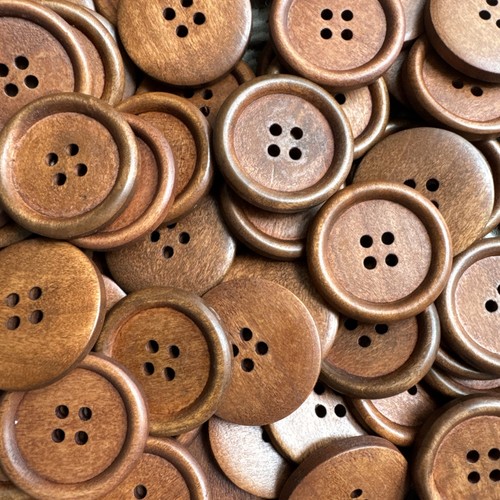Brown round wooden - 15, buttons