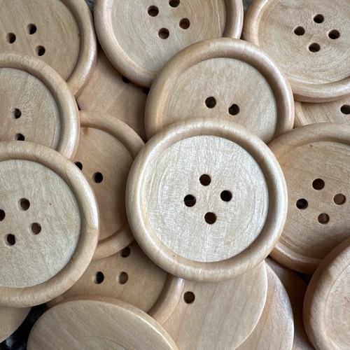 Large round wooden buttons - round,