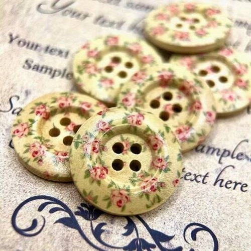 Wooden floral buttons - 6,