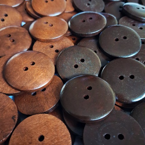 Brown wooden buttons hole - brown,